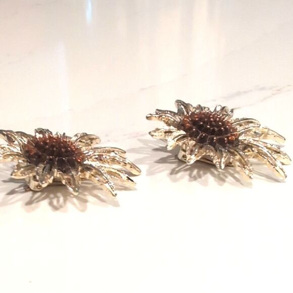 Vintage Sarah Coventry Large Star-Burst Clip On Earrings - Picture 4 of 12